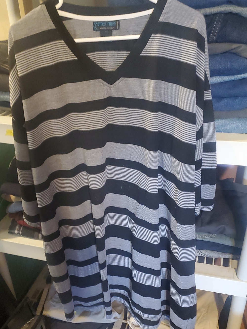 Street Rules Men's Black and Gray Striped V-Neck Tee